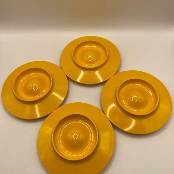 Rosti Mepal egg cups in yellow. Vintage melamine - Picture 7 of 8